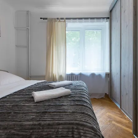 Very Quiet Flat In The Old Town 公寓 *