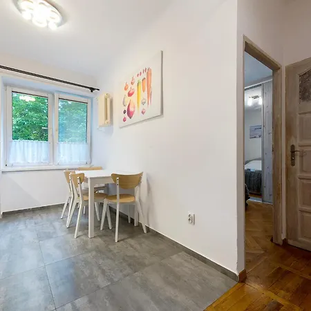 Very Quiet Flat In The Old Town 公寓 *